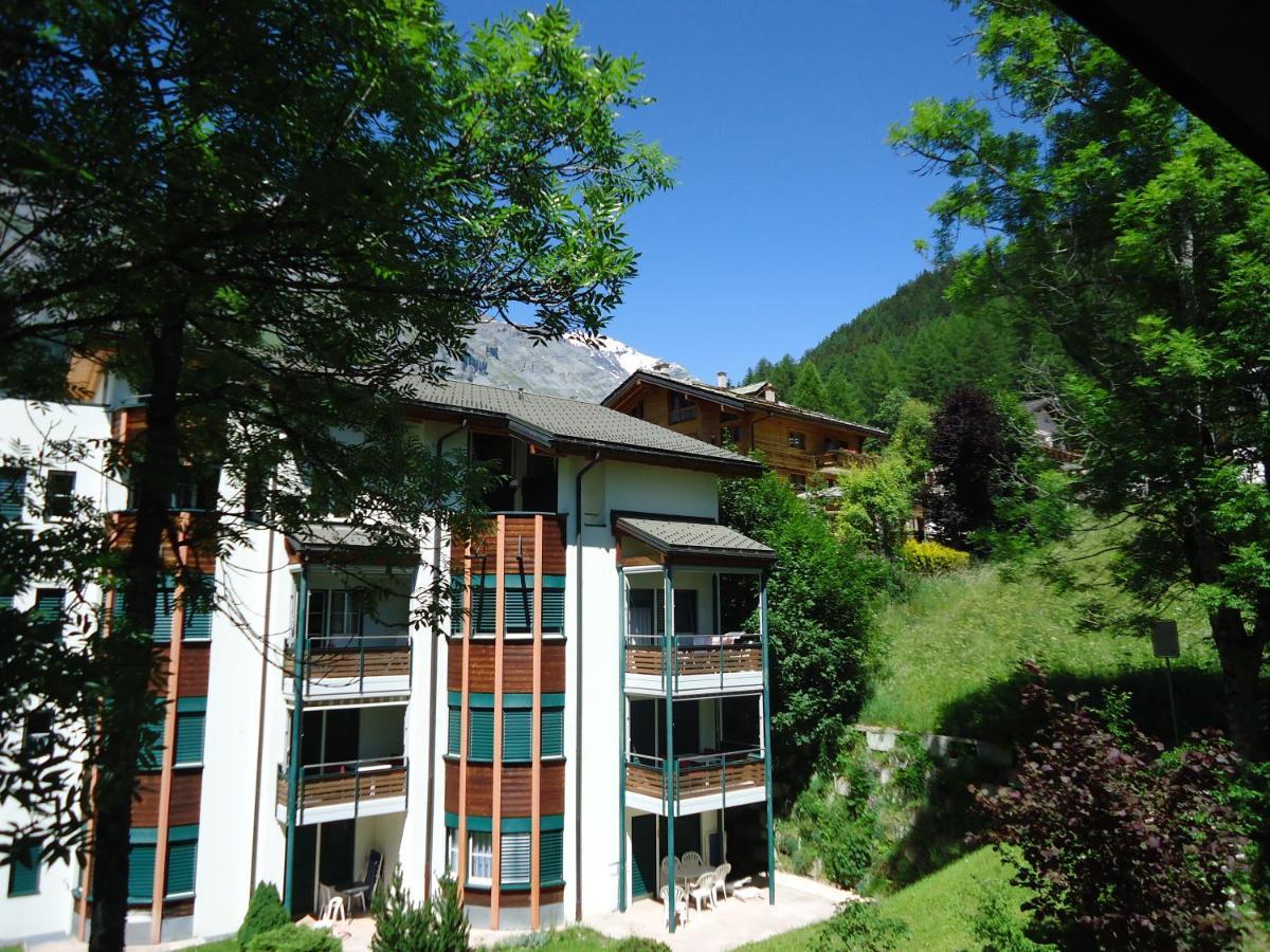 Hotel Quellenhof Leukerbad Exterior foto