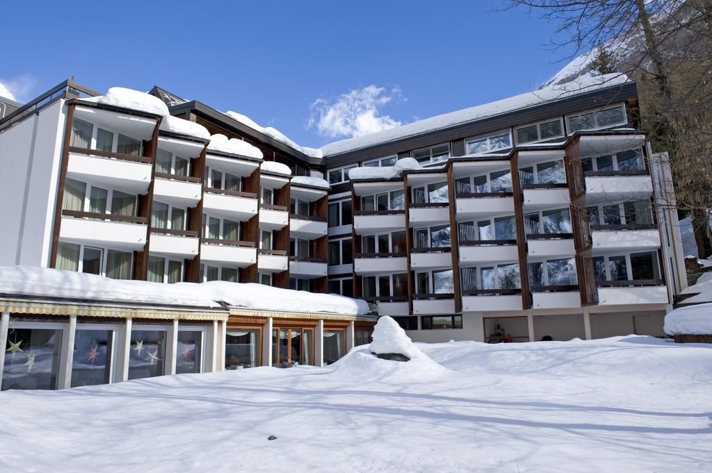 Hotel Quellenhof Leukerbad Exterior foto